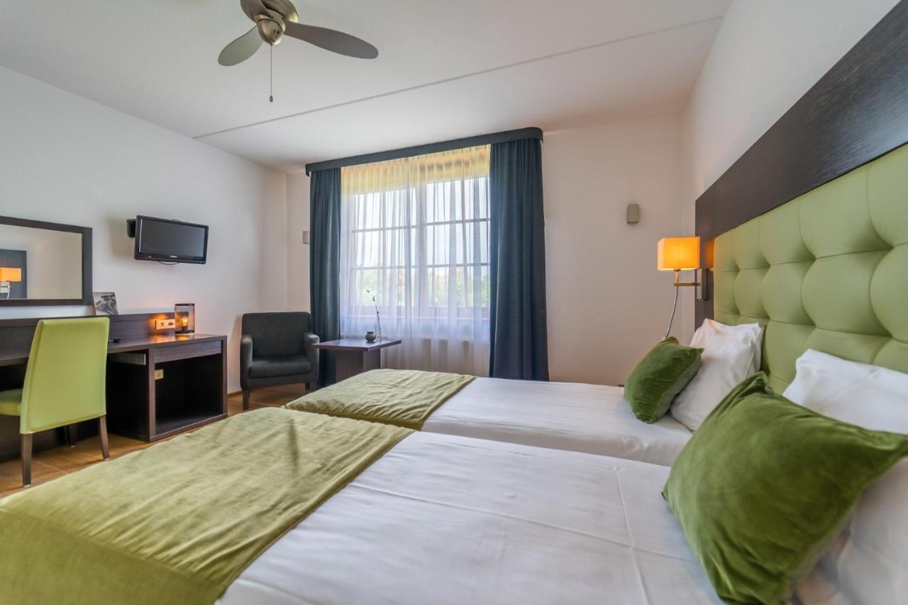 Standard Twin Room,1773709697:JPEG